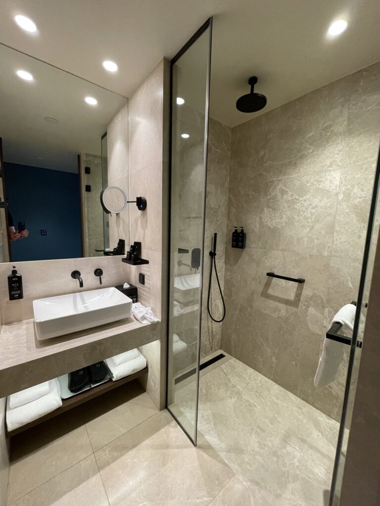 NYX Esperia Athens Hotel Deluxe Double Space Room Bathroom